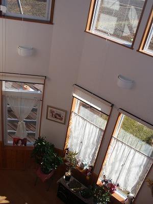 ＮＯ．２
Title:ポッカポカＤＫ
Comment:南面に吹き抜け＆天井まで続くたくさんの窓！
日中はポカポカ♪
夜はお月見をしながらの夕食♪
ロマンチック・・・（＞ｗ＜）〜☆