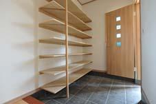 NO４
玄関脇　収納たっぷりのシューズクローク